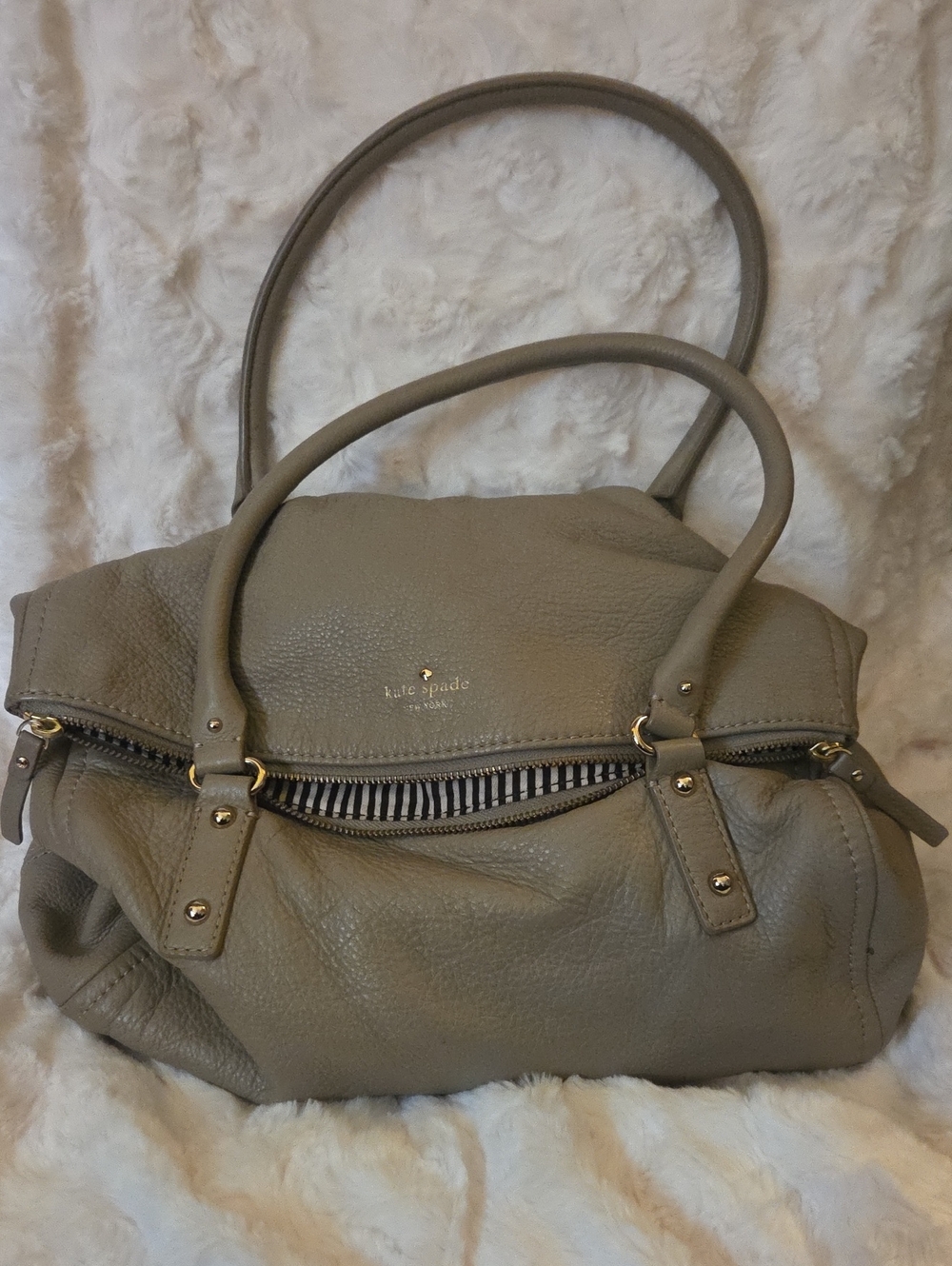 kate spade gray pebbled leather shoulder bag with dust cover